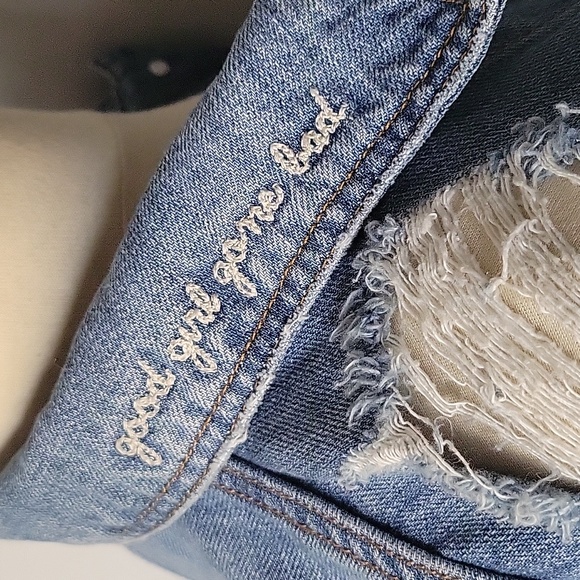 Hidden Jeans Embroidered Oversized Jean Jacket SZ XS - Picture 8 of 10